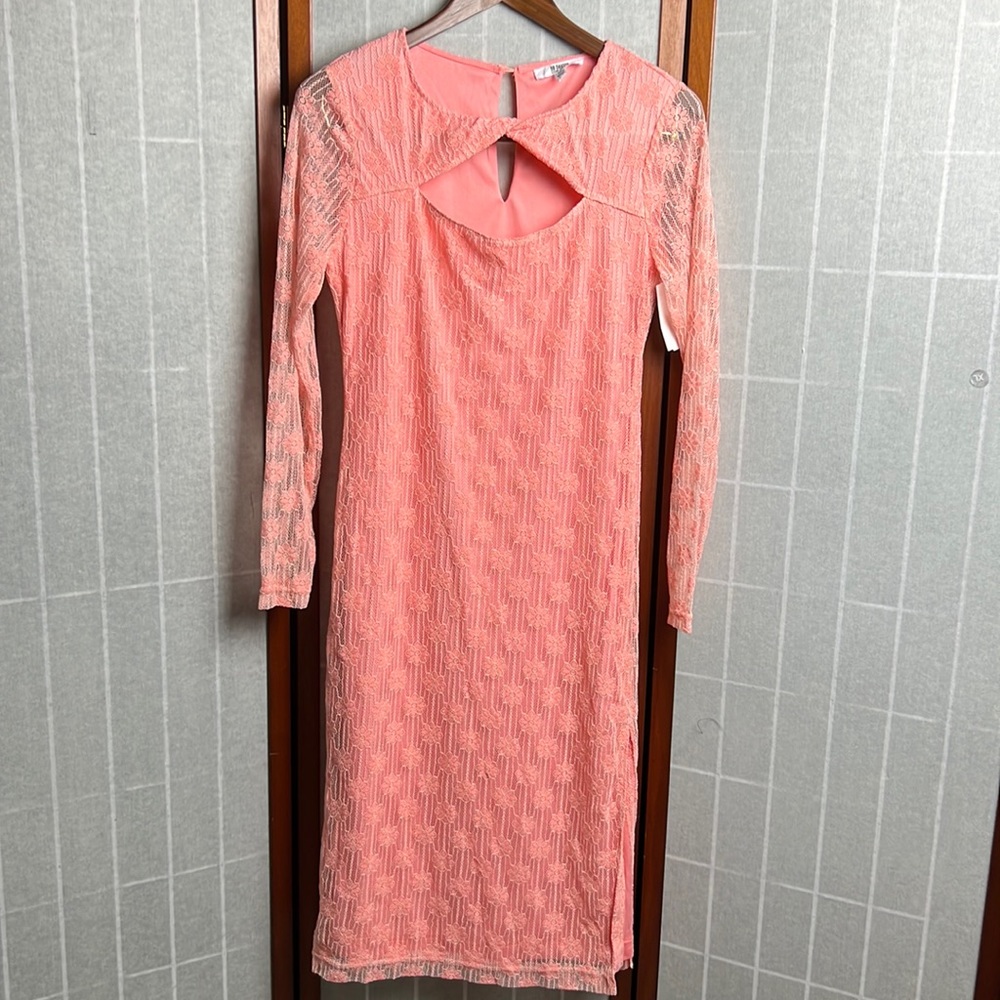 BB Dakota Steve Madden Twist Neckline Lace amici Dress Coral NWT - Picture 3 of 9